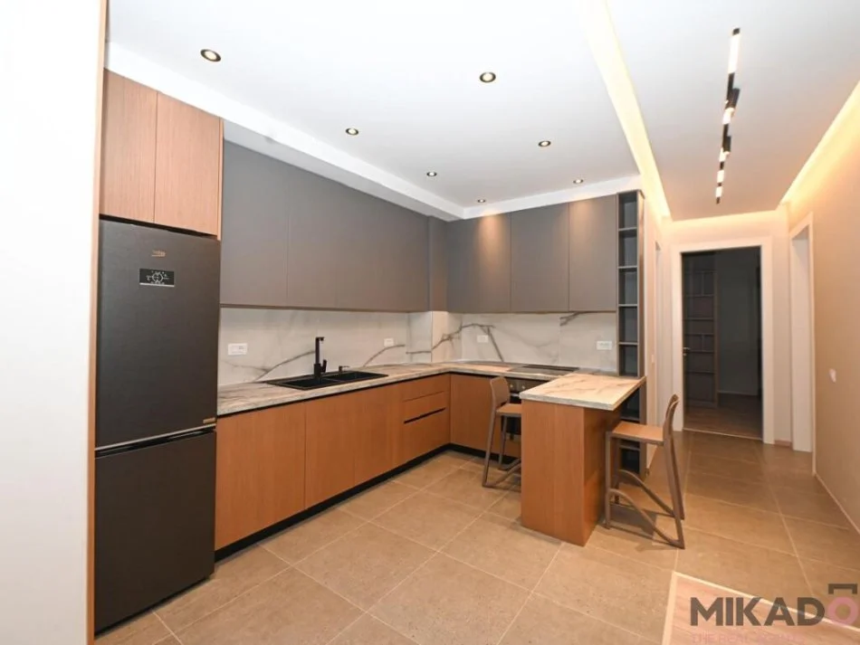 Tirane, jepet me qera apartament 2+1 , 97 m² 1.500 € (Deliorgji)