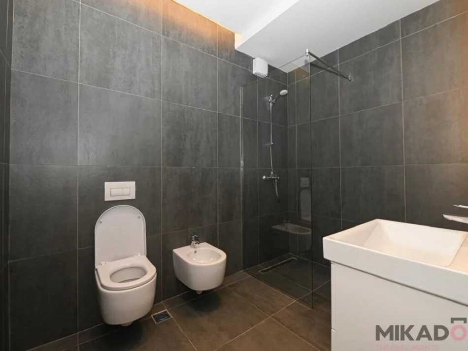 Tirane, jepet me qera apartament 2+1 , 97 m² 1.500 € (Deliorgji)