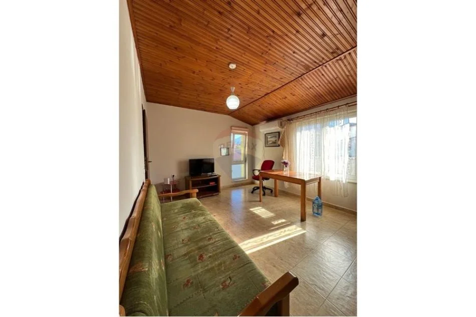 Tirane, jepet me qera apartament 1+1 Kati 3, 65 m² 420 € (Fusha e aviacionit)