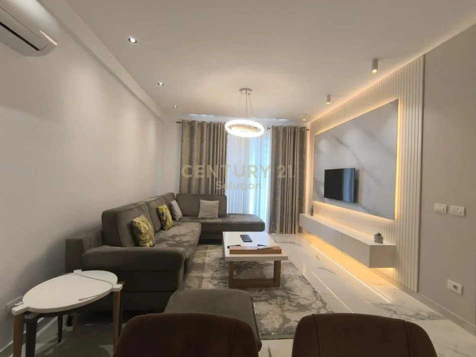 Tirane, jap me qera apartament 2+1 , 116 m² 800 € 