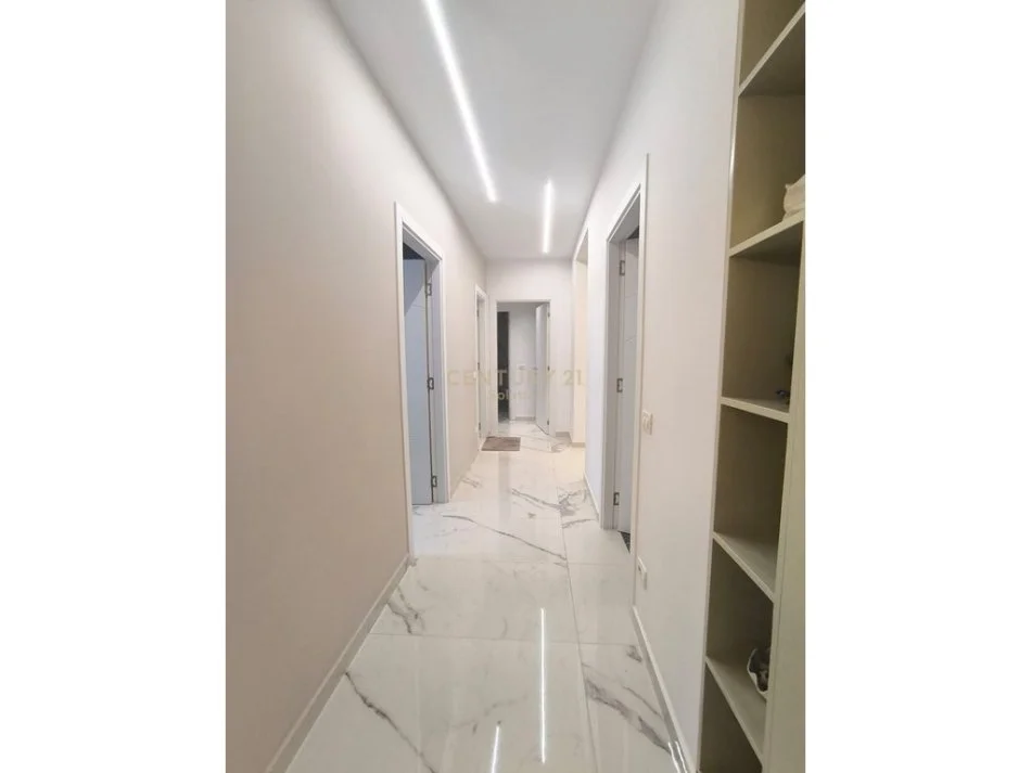 Tirane, jap me qera apartament 2+1 , 116 m² 800 € 