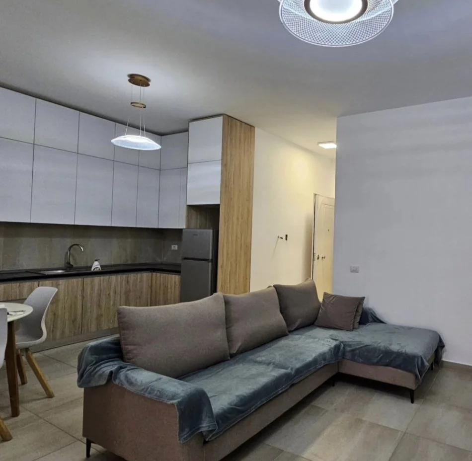 Tirane, jepet me qera apartament 1+1+Ballkon Kati 2, 500 € 