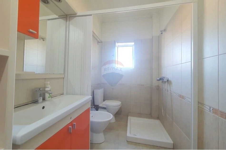 Tirane, jepet me qera apartament 2+1 Kati 4, 450 m² 451 € (Treni-Dispanceria)