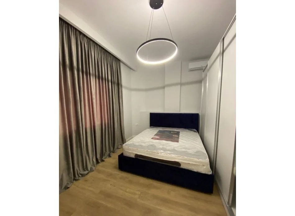 Tirane, jepet me qera apartament 1+1+Ballkon Kati 2, 65 m² 500 € (21 Dhjetori)
