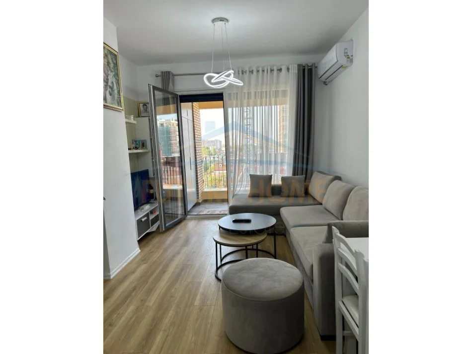 Tirane, shitet apartament 1+1+Ballkon Kati 4, 69 m² 140.000 € (Fusha e Aviacionit)