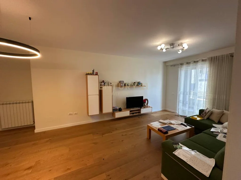 Tirane, shes apartament 2+1+Aneks+Ballkon Kati 3, 151 m² 225.000 € 