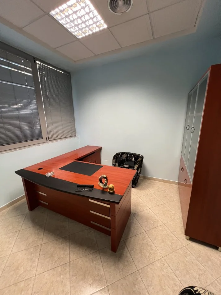 Durres, jepet me qera ambjent biznesi Kati 0, 70 m² 500 € (Rruga Abaz Çelkupa)