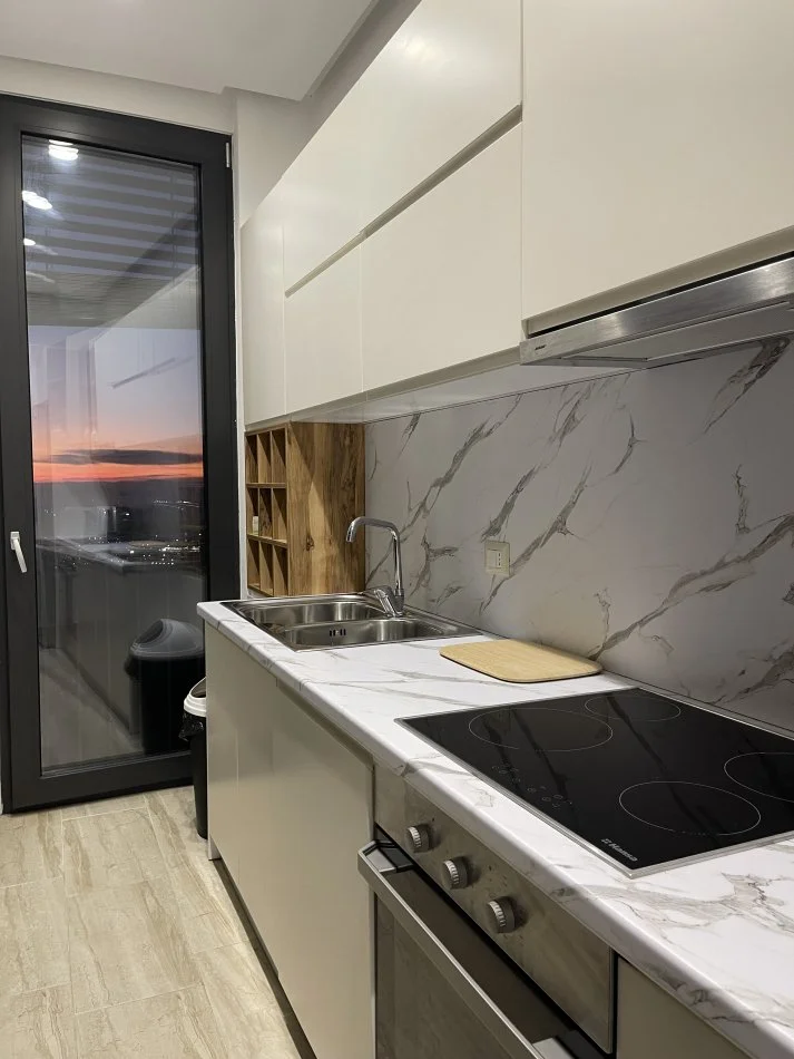 Tirane, jap me qera apartament 2+1+Aneks+Ballkon Kati 2, 115 m² (Rruga Hasan Bastari)