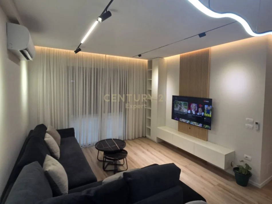 Tirane, shes apartament 2+1+Aneks+Ballkon Kati 4, 103 m² 250.000 € (UET)