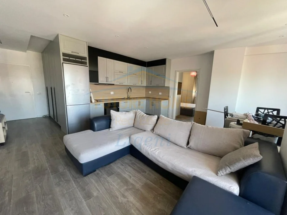 Tirane, jepet me qera apartament 2+1 Kati 6, 77 m² 800 € (Komplesi kontakti)