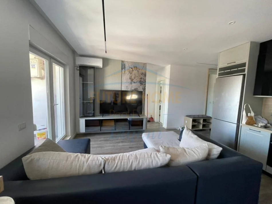 Tirane, jepet me qera apartament 2+1 Kati 6, 77 m² 800 € (Komplesi kontakti)