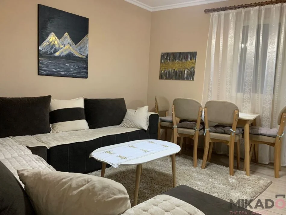 Tirane, jepet me qera 2+1 Kati 4, 72 m² 450 € (Tregu elektrik)