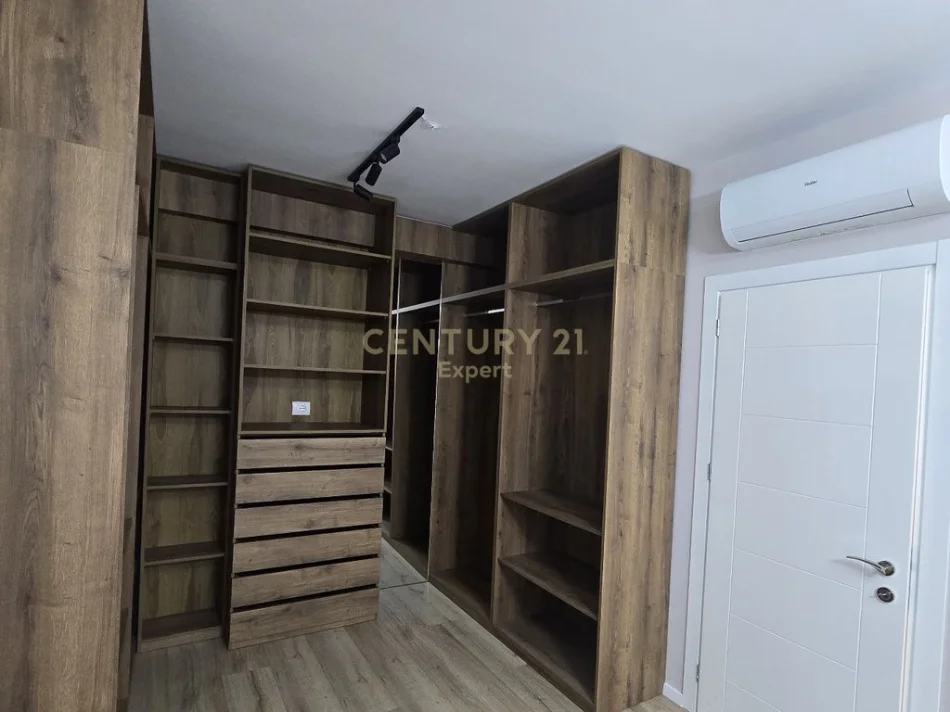 Tirane, shes apartament 2+1+Aneks+Ballkon Kati 4, 103 m² 250.000 € (UET)