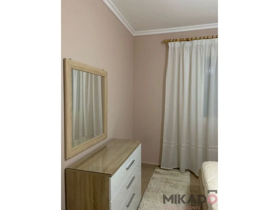 Tirane, jepet me qera apartament 2+1 Kati 1, 100 m² 550 € (Ferit xhajko)