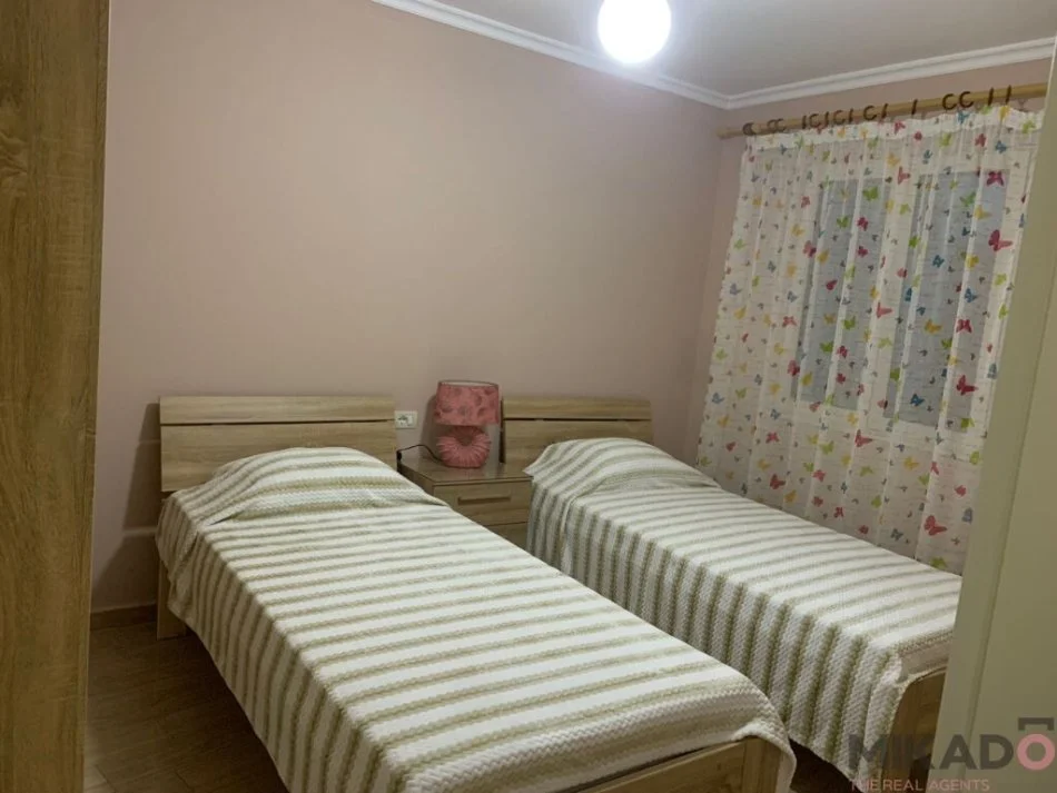 Tirane, jepet me qera 2+1 Kati 4, 72 m² 450 € (Tregu elektrik)