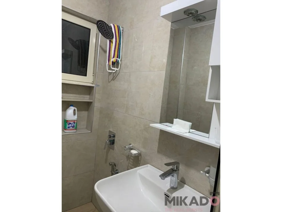 Tirane, jepet me qera 2+1 Kati 4, 72 m² 450 € (Tregu elektrik)