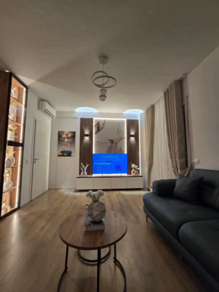 Tirane, jepet me qera apartament 1+1 Kati 3, 74 m² 450 € (Restorant Olsi ne Linze)