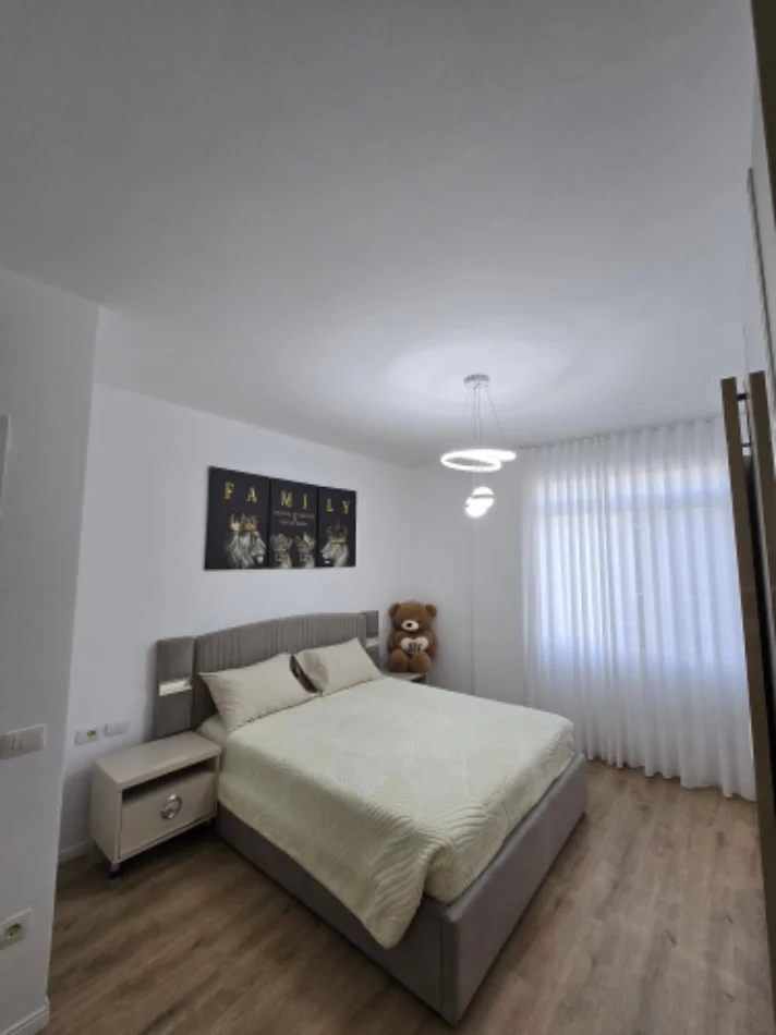 Tirane, jepet me qera apartament 1+1 Kati 3, 74 m² 450 € (Restorant Olsi ne Linze)