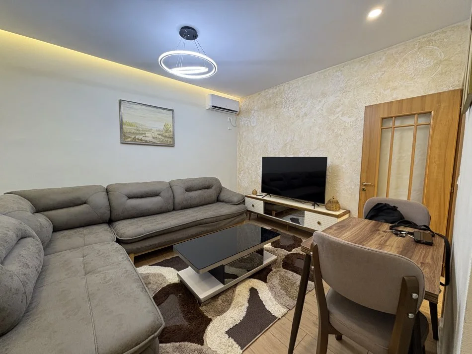 Shqiperi, jepet me qera 1+1 , 500 € 