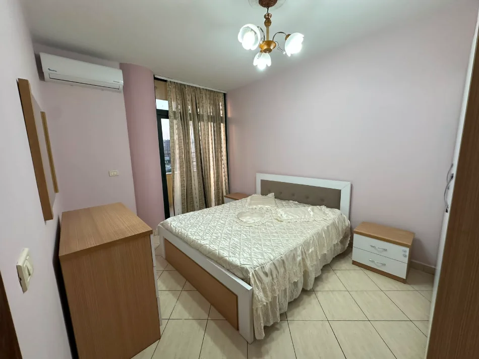 Tirane, shitet apartament 1+1+Aneks+Ballkon Kati 7, 80 m² 206.000 € (ish parku i autobusave)