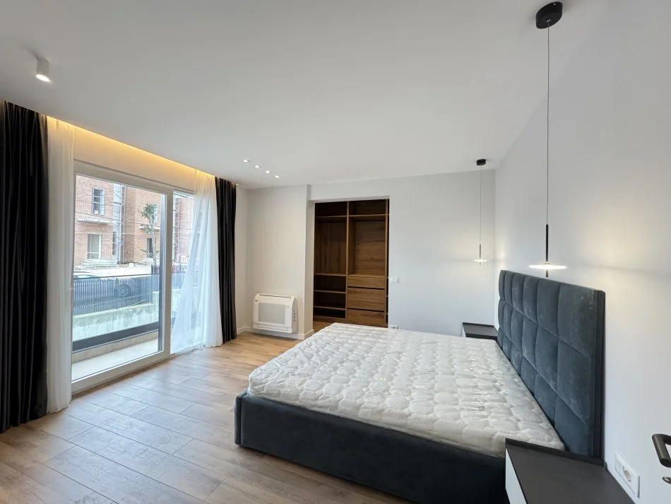 Tirane, jepet me qera Vile , 298 m² 3.500 € 