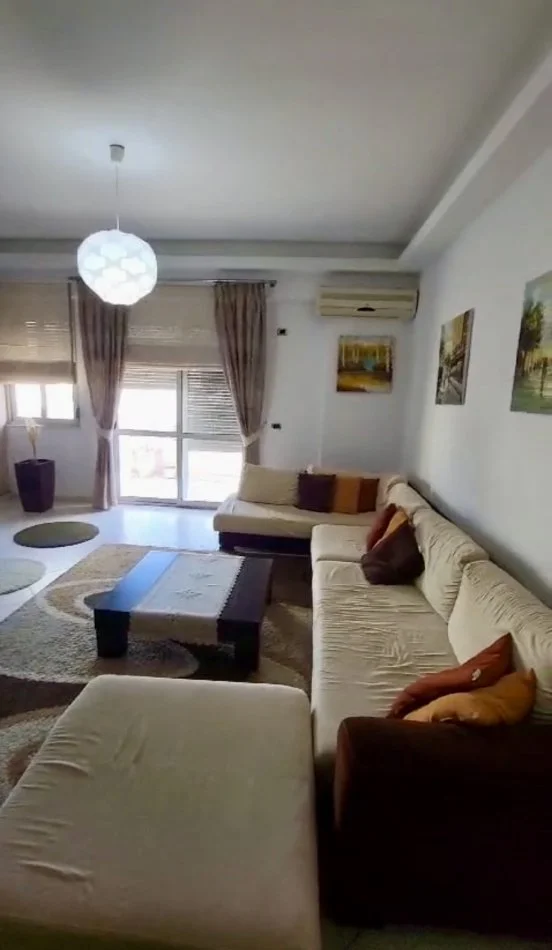 Orikum, Shitet Apartament 2+1+2, Pran Qendres