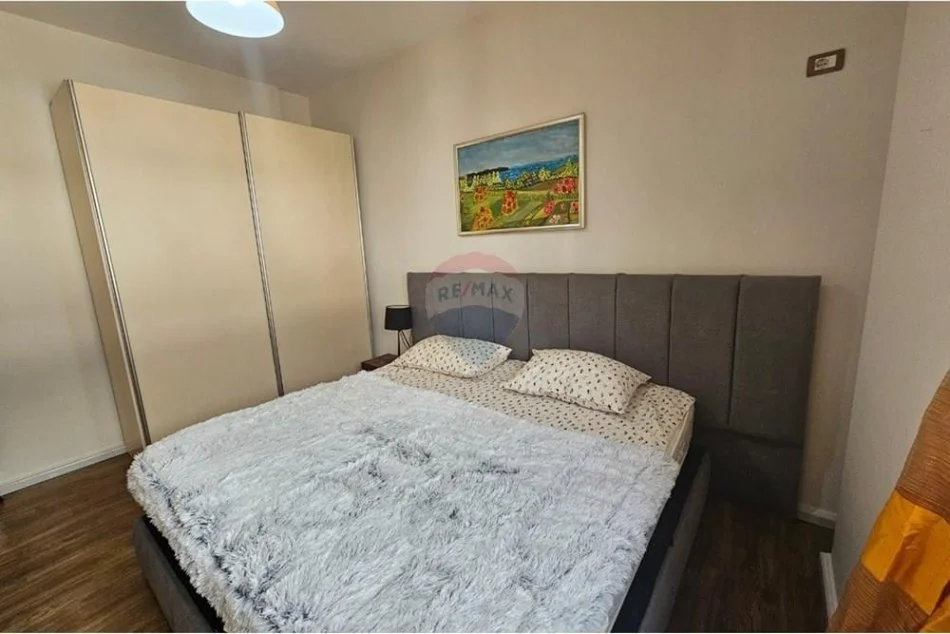 Tirane, jepet me qera apartament Kati 8, 70 m² 700 € (Rruga Qemal Stafa)
