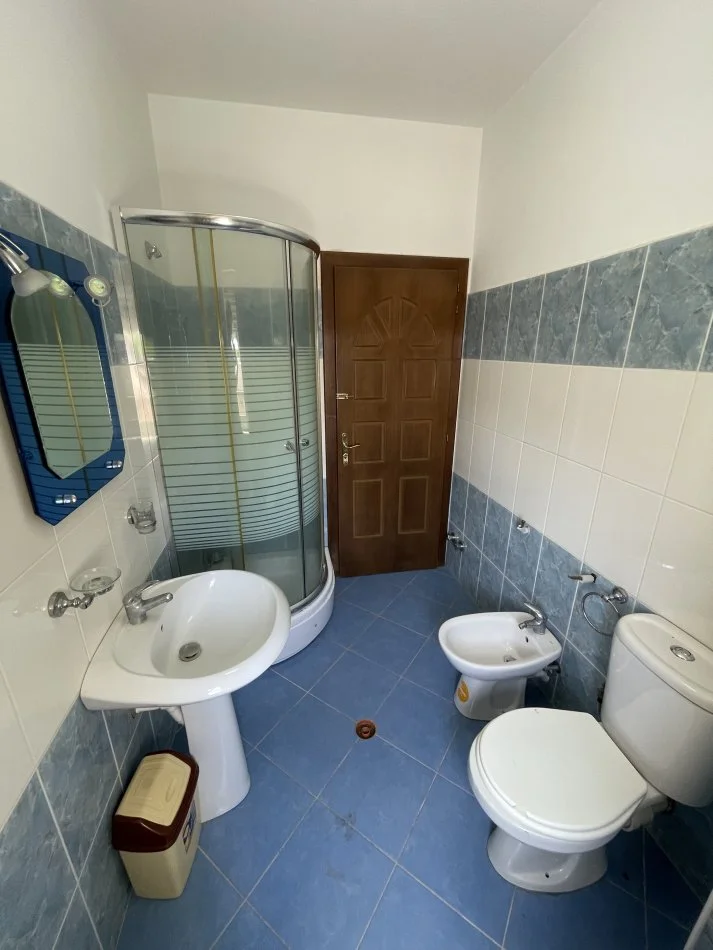 Tirane, shitet apartament Kati 1, 76 m² 73.000 € (Rrota Kuqe Durres)