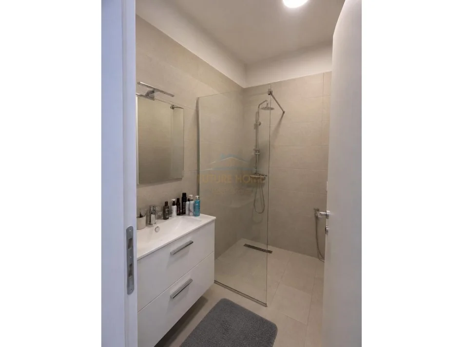 Tirane, shitet apartament 2+1+Ballkon , 118 m² 275.000 €