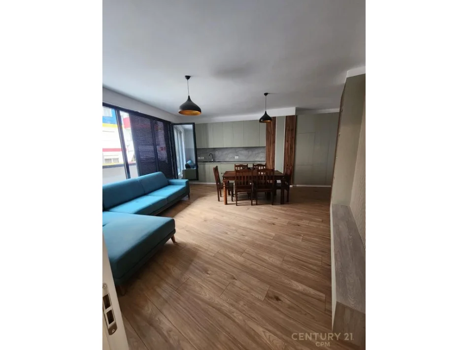 Tirane, jepet me qera apartament 2+1+Aneks+Ballkon Kati 4, 113 m² 950 € 