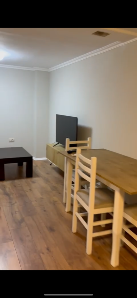 Tirane, ndarje qeraje apartament 2+1 , 500 € (250€ secila) Rruga e Elbasanit