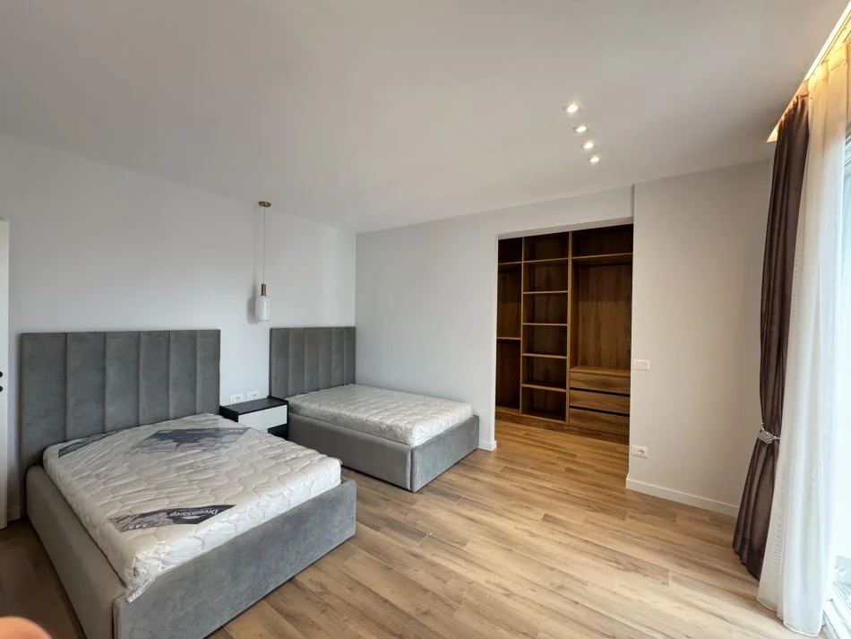 Tirane, jepet me qera Vile , 298 m² 3.500 € 