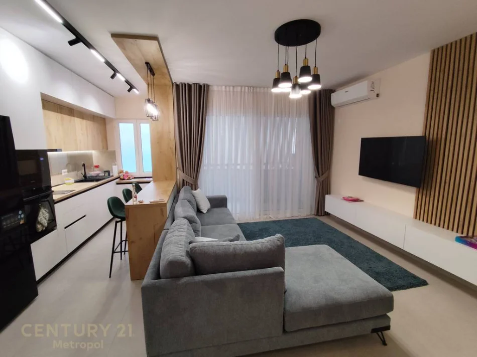 Tirane, jepet me qera apartament 1+1+Aneks+Ballkon Kati 3, 79 m² 750 € 