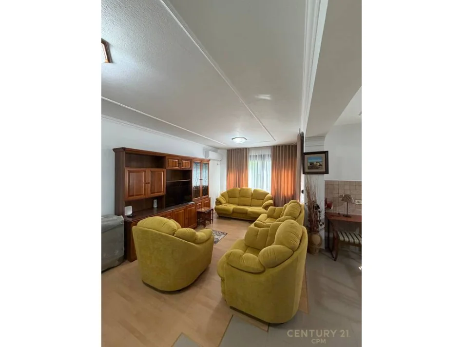 Tirane, jepet me qera apartament 2+1+Aneks+Ballkon Kati 7, 120 m² 1.200 € 