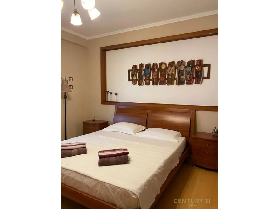 Tirane, jepet me qera apartament 3+1 Kati 7, 138 m² 900 € 