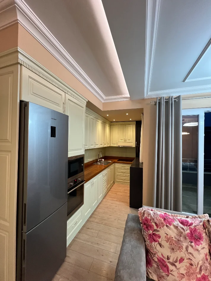 Tirane, jepet me qera apartament 3+1+Ballkon Kati 5, 126 m² 1.000 € (Rruga Peti)