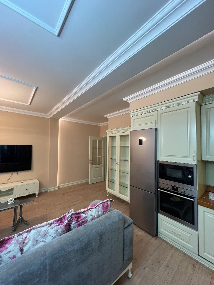 Tirane, jepet me qera apartament 3+1+Ballkon Kati 5, 126 m² 1.000 € (Rruga Peti)