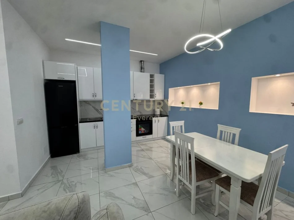 Tirane, jepet me qera apartament 1+1+Aneks+Ballkon Kati 9, 87 m² 900 € 
