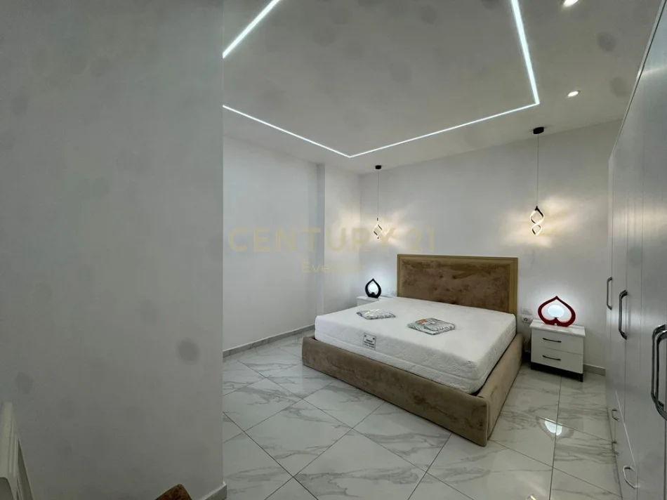 Tirane, jepet me qera apartament 1+1+Aneks+Ballkon Kati 9, 87 m² 900 € 