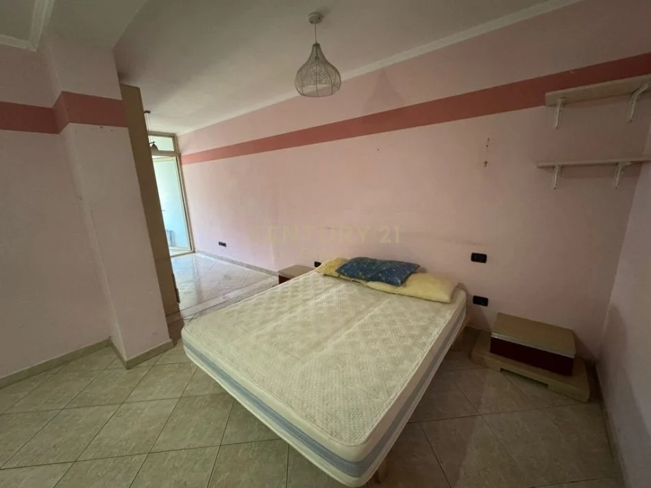 Tirane, jepet me qera apartament 2+1 Kati 5, 94 m² 750 € 