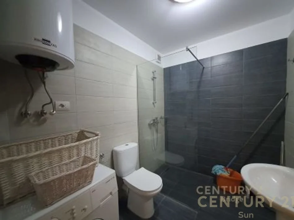Tirane, jepet me qera apartament 1+1+Aneks+Ballkon Kati 8, 100 m² 750 € (Garda)