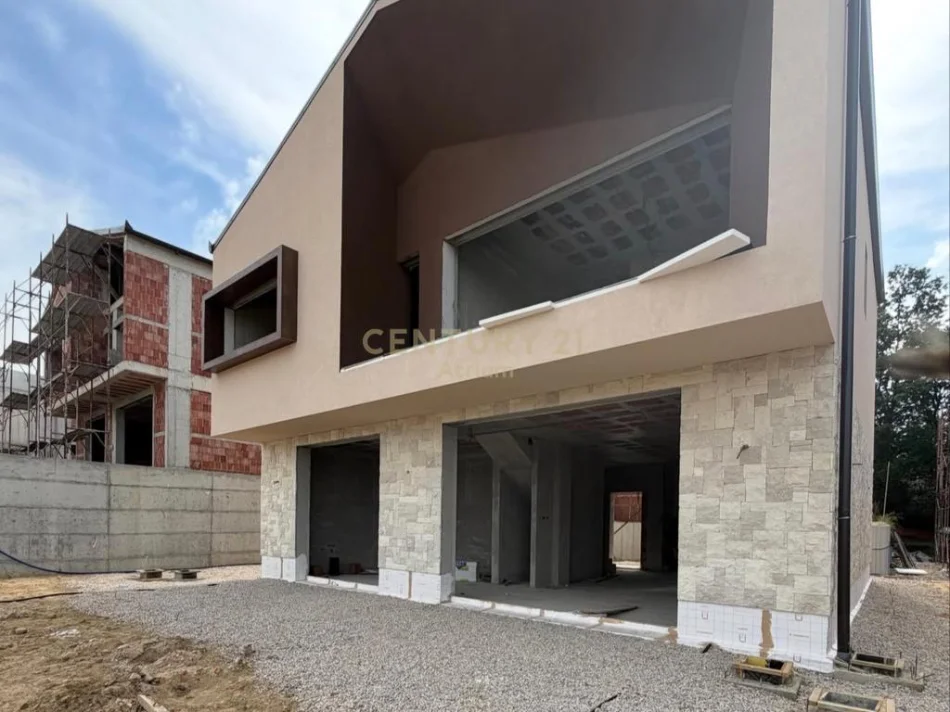 Tirane, shes Vile 2+1 Kati 2, 439 m² 550.000 € (Lunder)