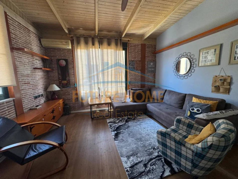 Tirane, jepet me qera apartament 1+1 Kati 5, 75 m² 650 € (Kopshti botanik)
