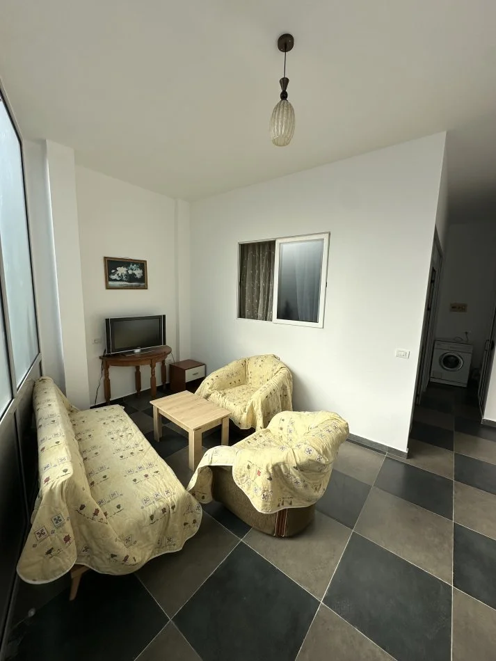 Tirane, jap me qera apartament 1+1 Kati 0, 65 m² 340 € (Kmy Yzberisht)