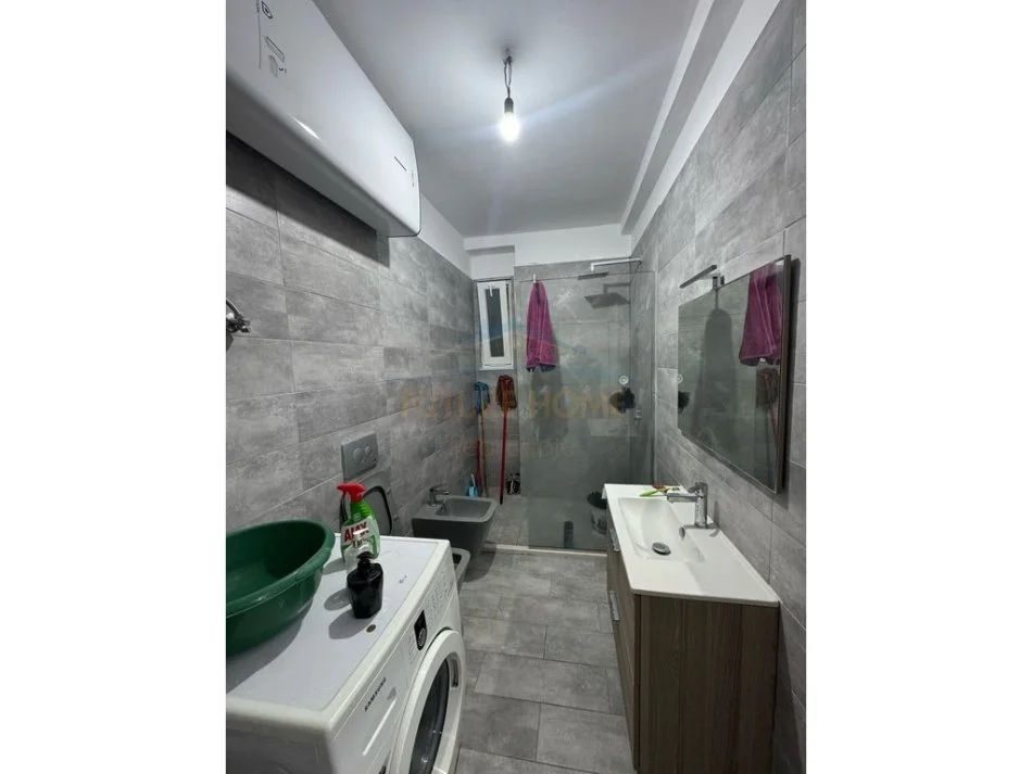 Tirane, jepet me qera apartament 2+1+Ballkon Kati 9, 94 m² 549 € (Golden park 3)