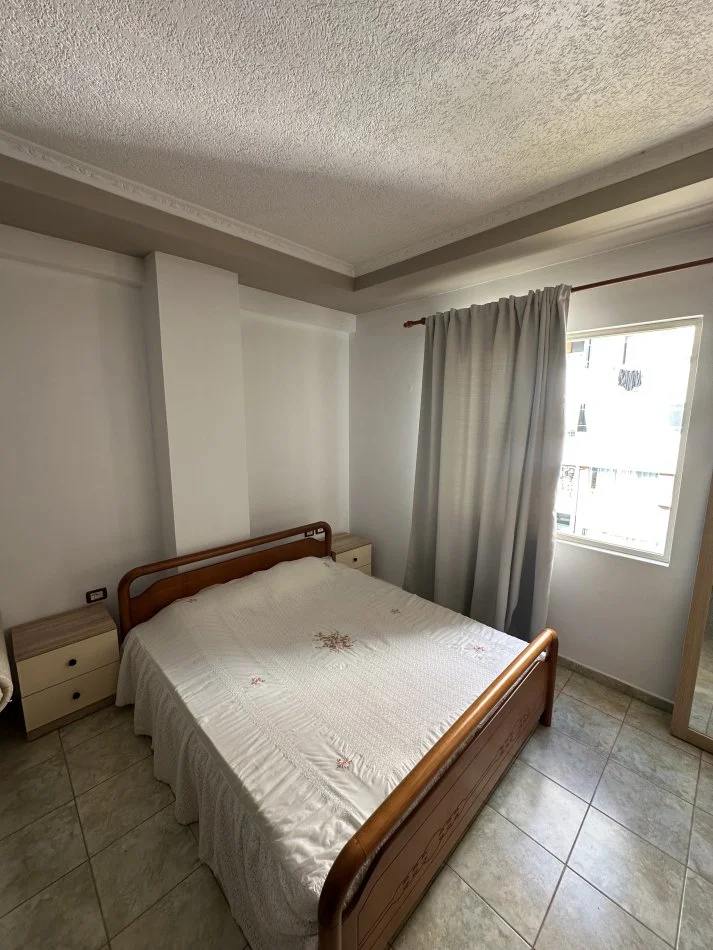Tirane, jepet me qera garsonier 1+1 Kati 2, 55 m² 340 € (Palestra unik yzberisht KMY)