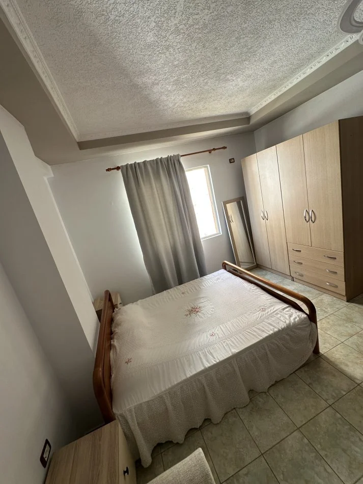 Tirane, jepet me qera garsonier 1+1 Kati 2, 55 m² 340 € (Palestra unik yzberisht KMY)