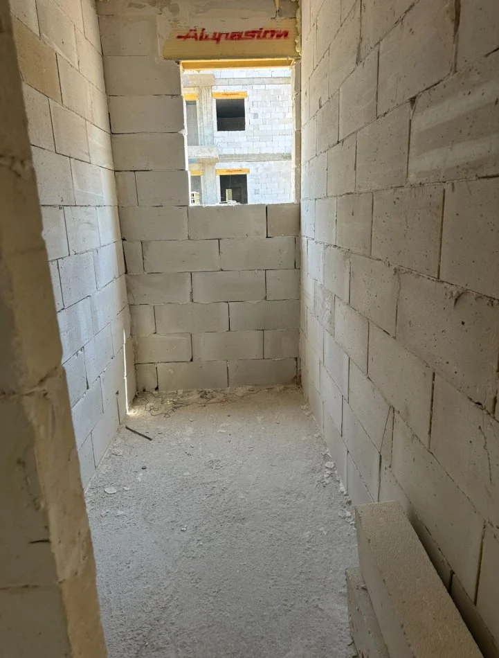 Himar, Shitet Apartament 1+1, Pran Detit Potam