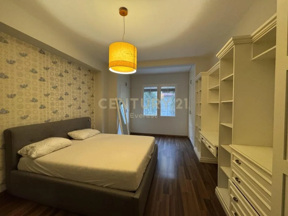 Tirane, jepet me qera apartament 1+1 Kati 1, 80 m² 500 € 