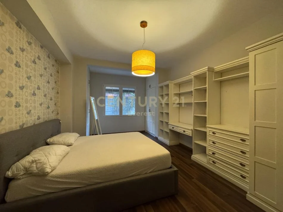 Tirane, jepet me qera apartament 1+1 Kati 1, 80 m² 500 € 